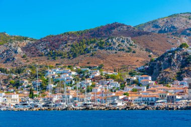 Yunan kasabası Hydra 'da Marina.