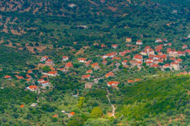 Yunanistan 'ın Mora adasındaki Poulithra köyünün Panorama manzarası.