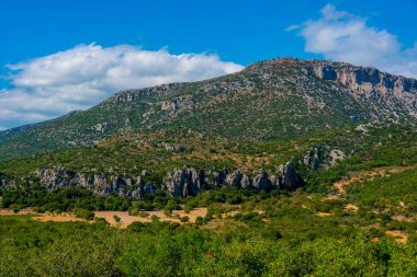 Yunanistan 'daki Mora yarımadasının vahşi manzarası.