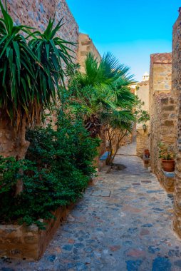 Yunanistan 'ın tarihi Monemvasia kentinin Stone Caddesi.