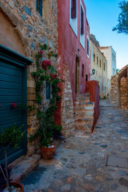 Yunanistan 'ın tarihi Monemvasia kentinin Stone Caddesi.