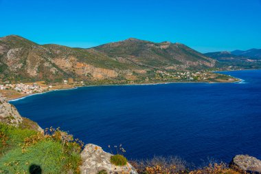 Yunanistan 'ın Mora yarımadasındaki Pori plajının Panorama manzarası.