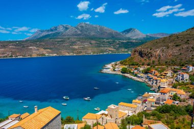 Yunanistan 'ın Moreloponnese kentindeki Limeni köyünün Panorama manzarası.