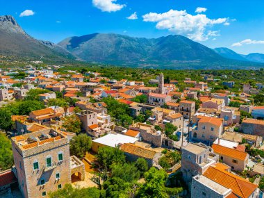 Yunan kenti Aeropoli 'nin Panorama manzarası.