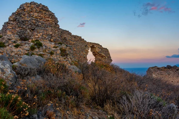 ギリシャのMonemvasia城の遺跡の夕景 — ストック写真