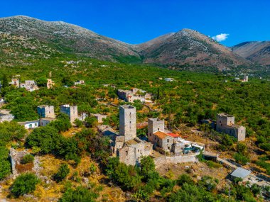 Yunanistan 'ın Mora yarımadasındaki Mina köyünün hava manzarası.