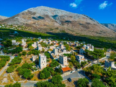 Yunanistan 'ın Mora yarımadasındaki Kita köyünün hava manzarası.