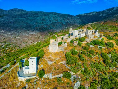 Yunanistan 'ın Mora yarımadasındaki Vathia köyünün Panorama manzarası.