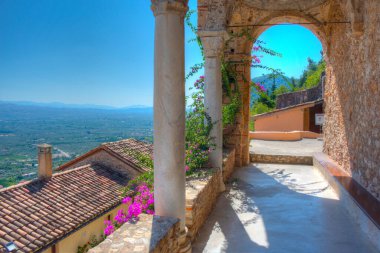 Pantanassa 'nın balkonunda Yunanistan' daki Mystras arkeoloji sahasının kutsal manastırı.