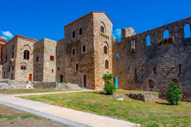 Yunanistan 'daki Mystras arkeoloji sahasının Bizans İmparatorları Sarayı.