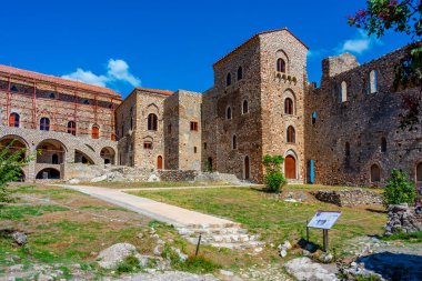 Yunanistan 'daki Mystras arkeoloji sahasının Bizans İmparatorları Sarayı.