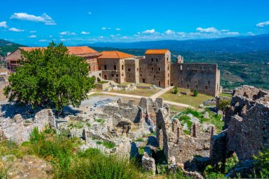 Yunanistan 'daki Mystras arkeoloji sahasının Bizans İmparatorları Sarayı.