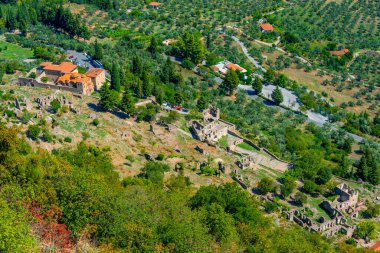 Yunanistan 'daki Mystras arkeoloji sahasının Panorama görünümü.