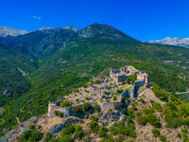 Yunanistan 'daki Mystras arkeoloji sahasının Akropolis Panoraması.