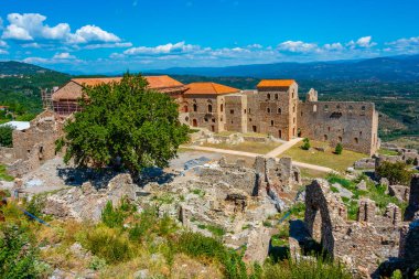 Yunanistan 'daki Mystras arkeoloji sahasının Bizans İmparatorları Sarayı.