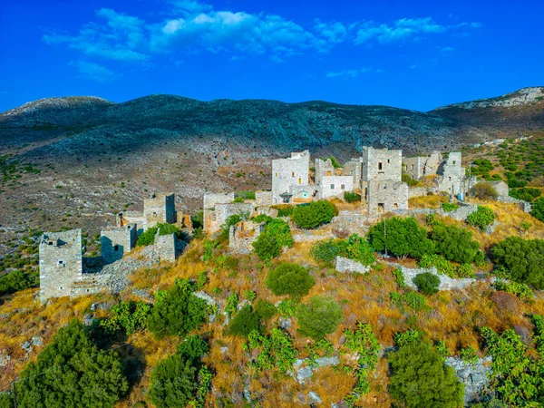 Yunanistan 'ın Mora yarımadasındaki Vathia köyünün Panorama manzarası.