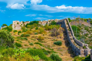 Yunanistan 'daki Pylos şatosunun manzarası.