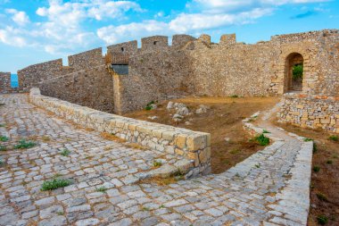 Yunanistan 'daki Pylos şatosunun manzarası.
