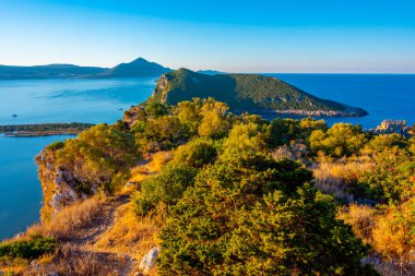 Yunanistan 'ın Mora adasındaki eski Navarino kalesinin kalıntıları.