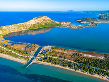 Yunanistan 'daki Limni Divari lagününün havadan görünüşü.