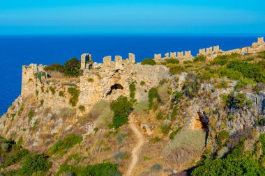 Yunanistan 'ın Mora adasındaki eski Navarino kalesinin kalıntıları.