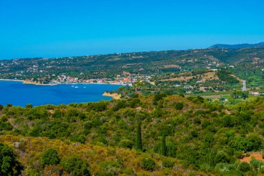 Yunanistan 'daki Finikounda tatil beldesinin Panorama manzarası.