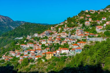 Yunanistan 'daki Dimitsana köyünün Panorama manzarası.