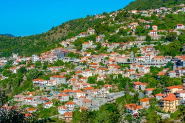 Yunanistan 'daki Dimitsana köyünün Panorama manzarası.