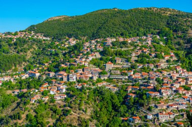Yunanistan 'daki Dimitsana köyünün Panorama manzarası.