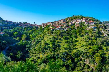 Yunanistan 'daki Dimitsana köyünün Panorama manzarası.