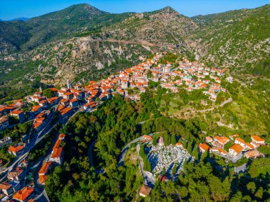 Yunanistan 'daki Dimitsana köyünün Panorama manzarası.