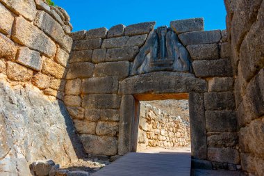 Yunanistan 'daki Mycenae Arkeoloji sahasında Aslan Kapısı.