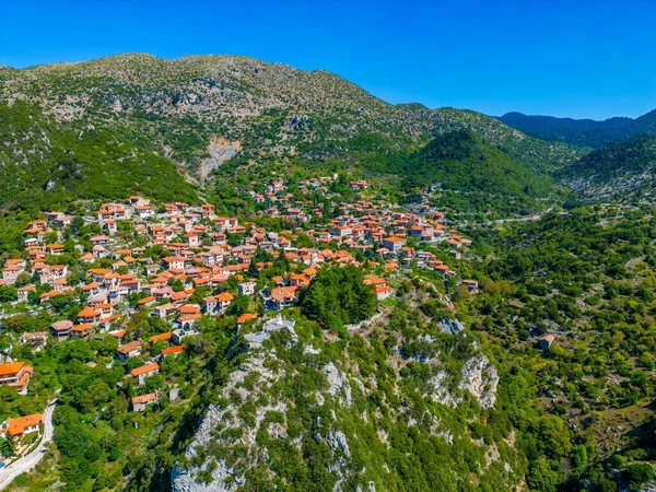 Yunanistan 'daki Stemnitsa köyünün havadan görünüşü.