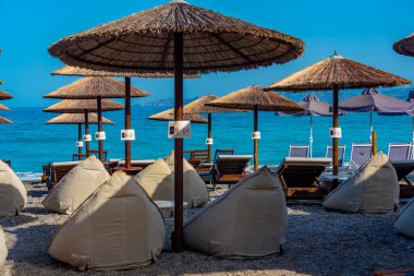 Yunanistan 'ın Corinth kentinde bir plaj manzarası.