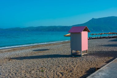 Yunanistan 'ın Corinth kentinde bir plaj manzarası.