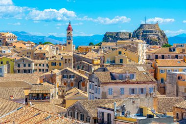 Yunan kenti Kerkyra 'nın çatı manzarası.