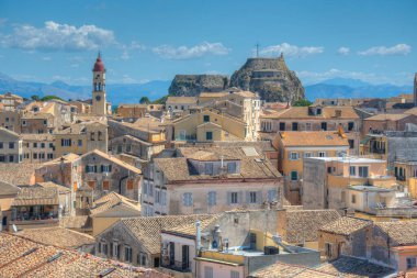 Yunan kenti Kerkyra 'nın çatı manzarası.