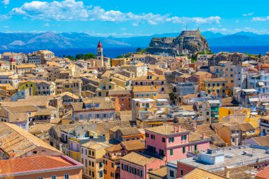 Yunan kenti Kerkyra 'nın çatı manzarası.