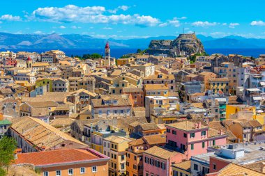 Yunan kenti Kerkyra 'nın çatı manzarası.