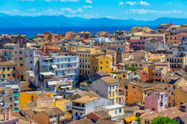 Yunan kenti Kerkyra 'nın çatı manzarası.