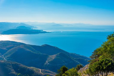 Yunanistan 'ın Korfu kentindeki Pantokrator Dağı' nın manzarası.
