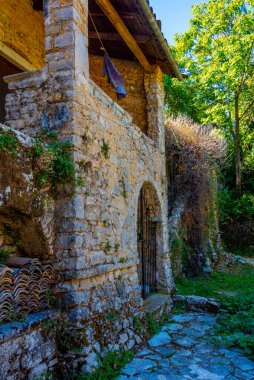 Yunan köyündeki eski evler Korfu adasındaki eski topraklar.