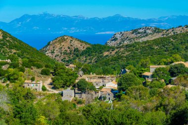 Yunan köyünün Panorama Manzarası Korfu adasındaki eski periler.