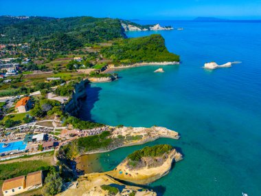 Yunan Sidari kasabasındaki Kanal d 'amour Panoraması.