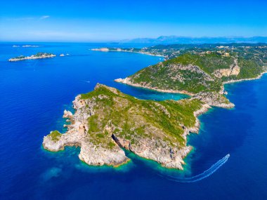 Yunan adası Korfu 'da Porto Timoni Sahili Panoraması.