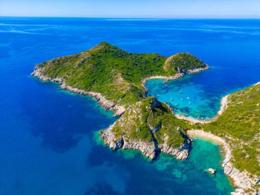 Yunan adası Korfu 'da Porto Timoni Sahili Panoraması.