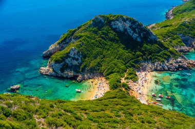 Yunan adası Korfu 'da Porto Timoni Sahili Panoraması.