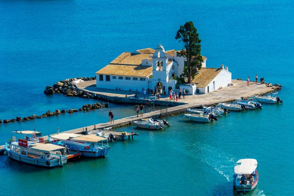 Kutsal Panagia Manastırı Yunan adası Korfu 'da Vlacherna.