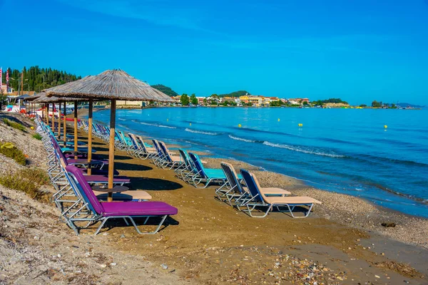 Napágyak Esernyők Sidari Strandon Korfu Görögország — Stock Fotó