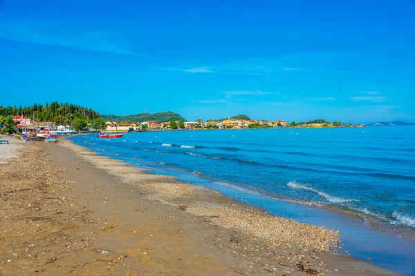 Лежаки Зонтики Пляже Сидари Корфу Греция — стоковое фото